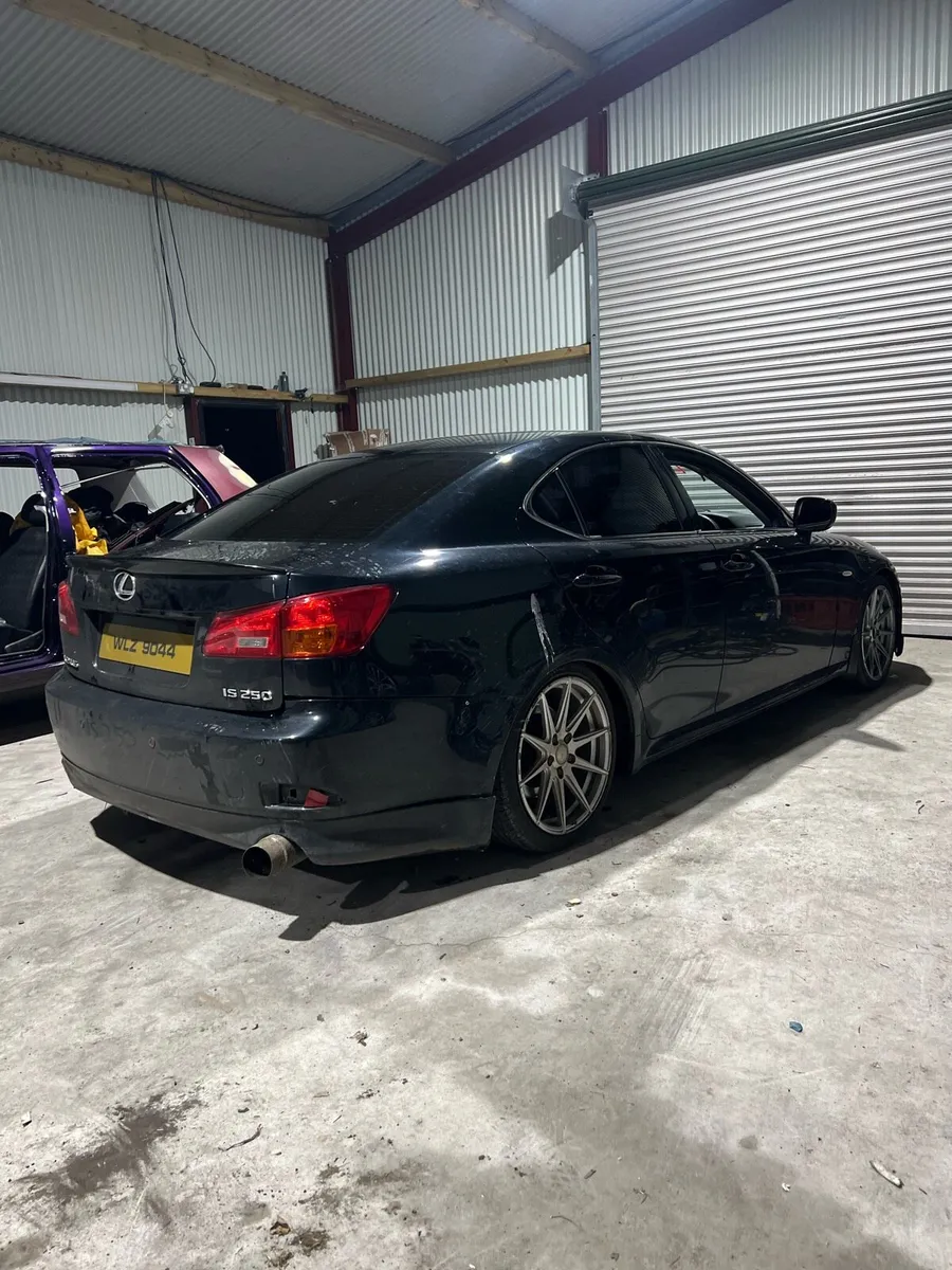 Lexus is250 - Image 1