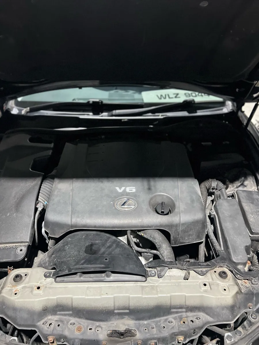Lexus is250 - Image 4