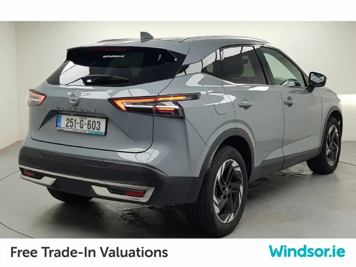 Nissan Qashqai 1.3 PET MILD HYBRID SV PREMIUM - Image 4