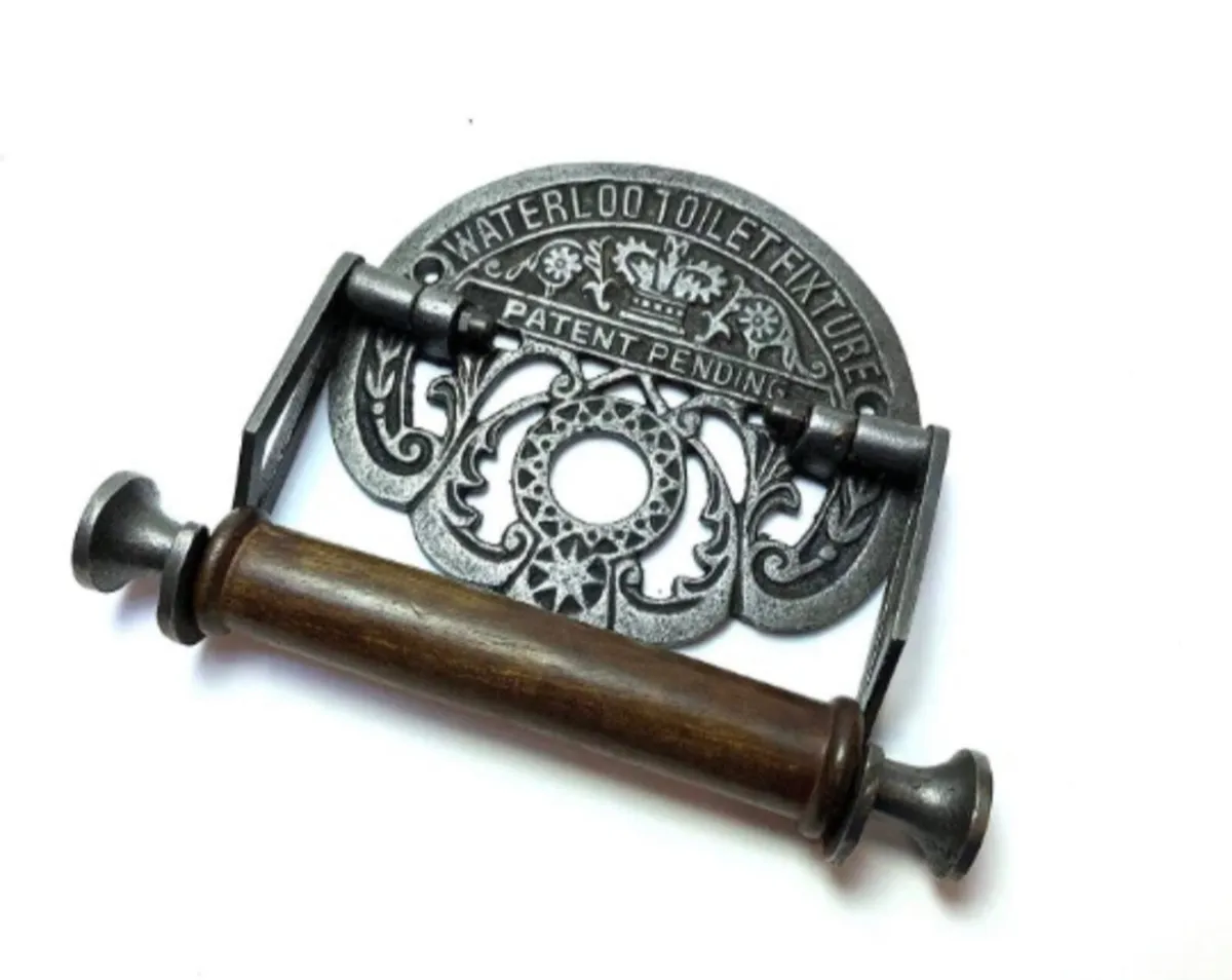 Cast Iron Retro Vintage Rustic Toilet Roll Holder - Image 1