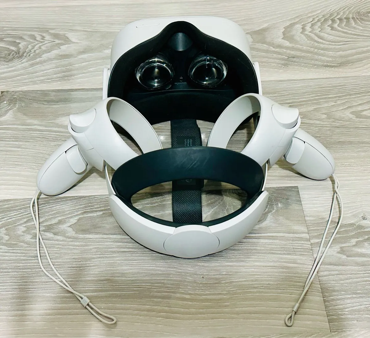 Meta Quest 2 128gb + Elite Head Strap - Image 2