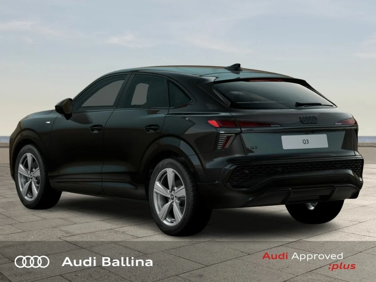 Audi Q3 Q3 SPORTBACK **S-LINE BLACK EDITION** - Image 2