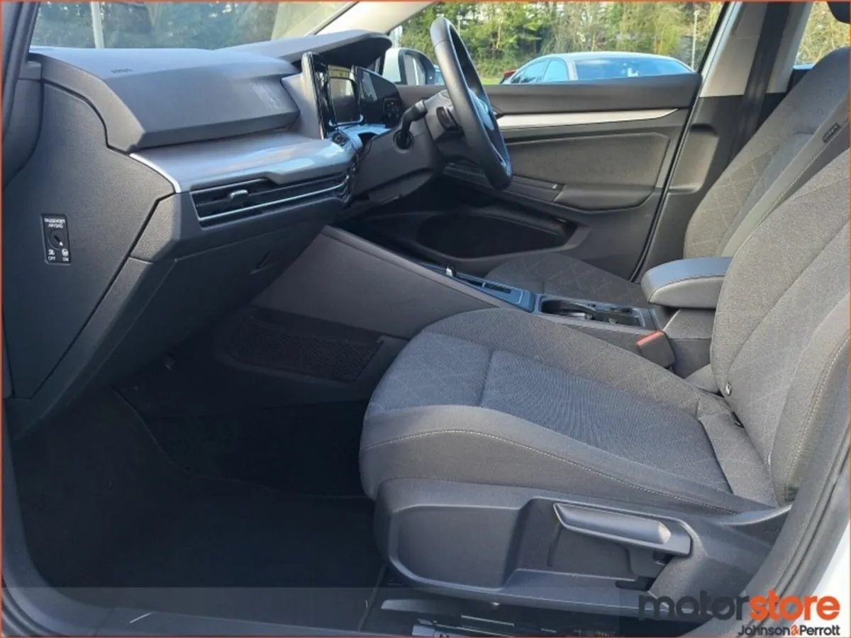 Volkswagen Golf 1.0 TSI 110HP Life (One Year Warra - Image 4