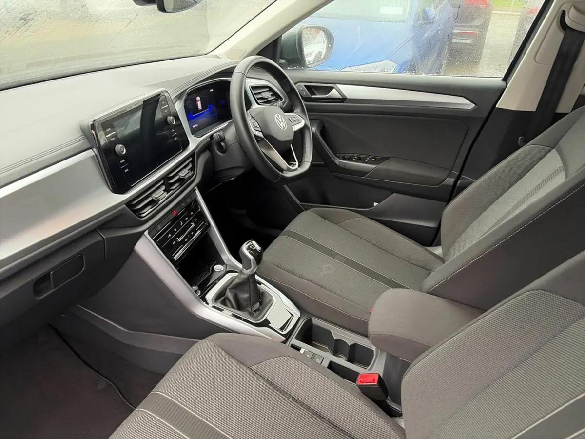 Volkswagen T-Roc SPECIAL EDITION 1.0TSI 116HP MANU - Image 3