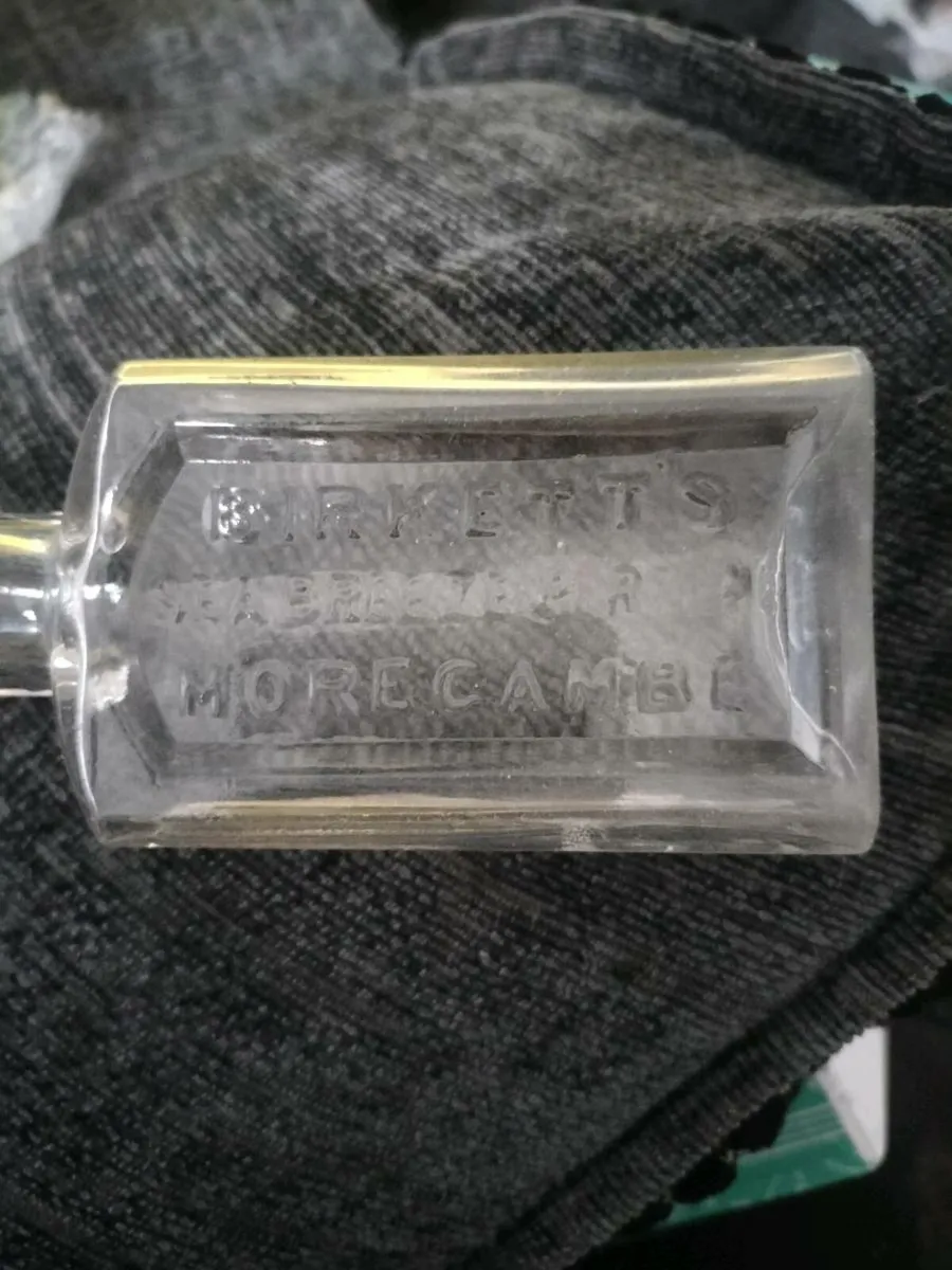 RARE .. BABY WOOD TOP BOTTLE ... 1950s.. - Image 2