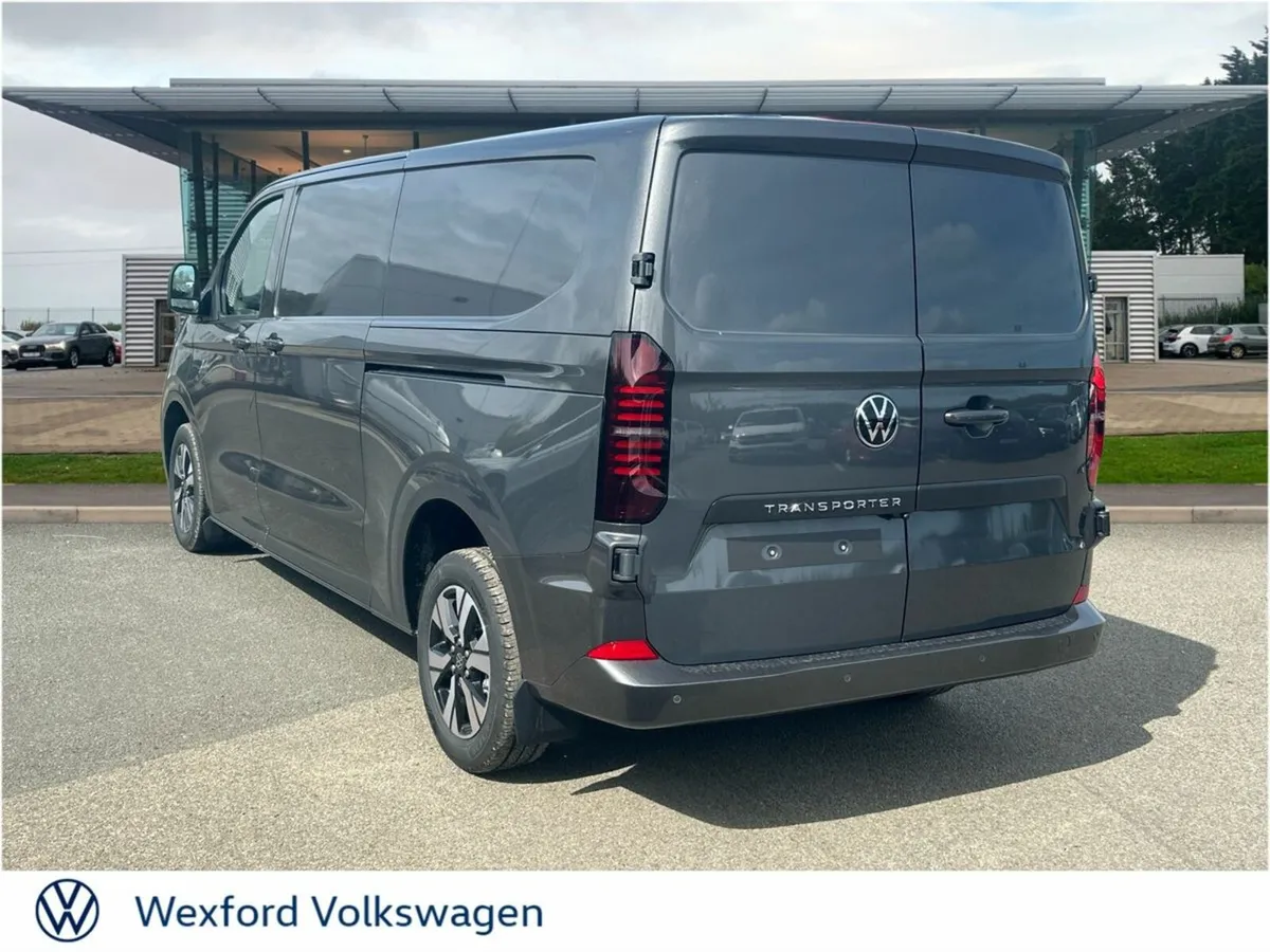 Volkswagen Transporter Trendline Plus LWB 150Bhp M - Image 4
