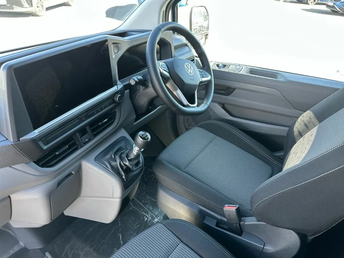 Volkswagen Transporter TRENDLINE PLUS LWB 150HP MA - Image 3