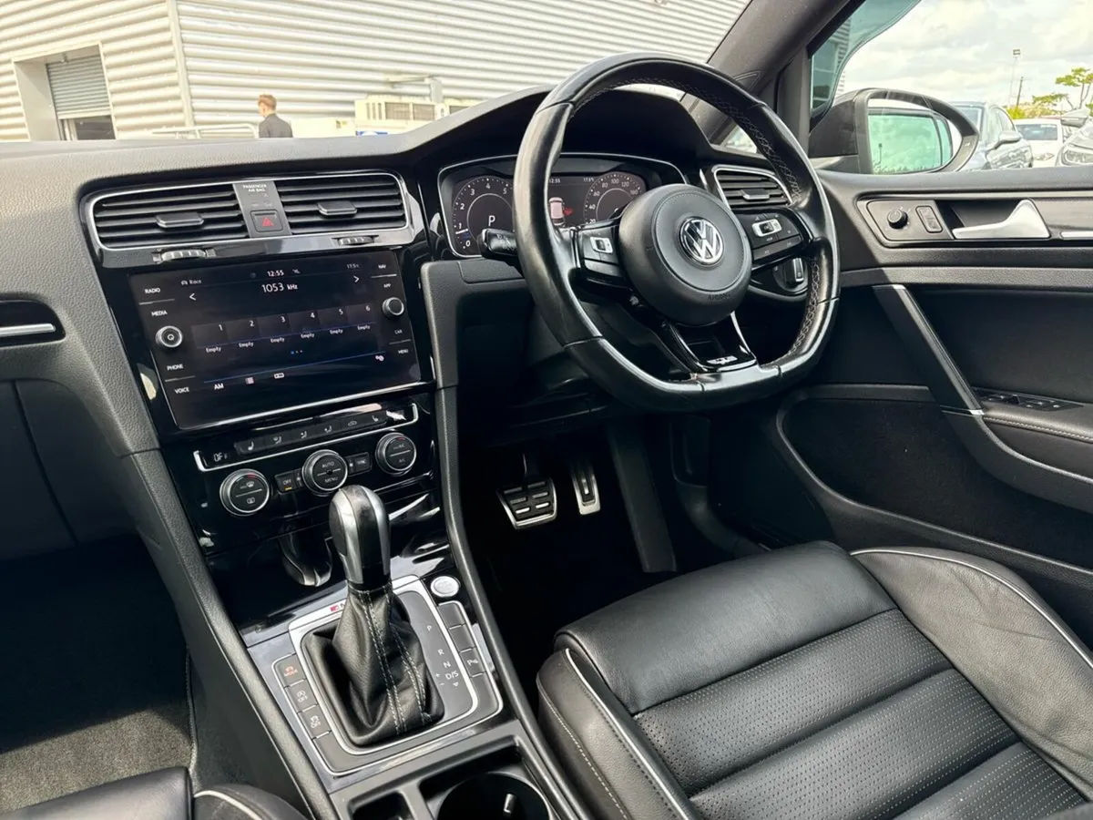 Volkswagen Golf R 2.0TSI 300HP 4MOTION AUTO - Image 3
