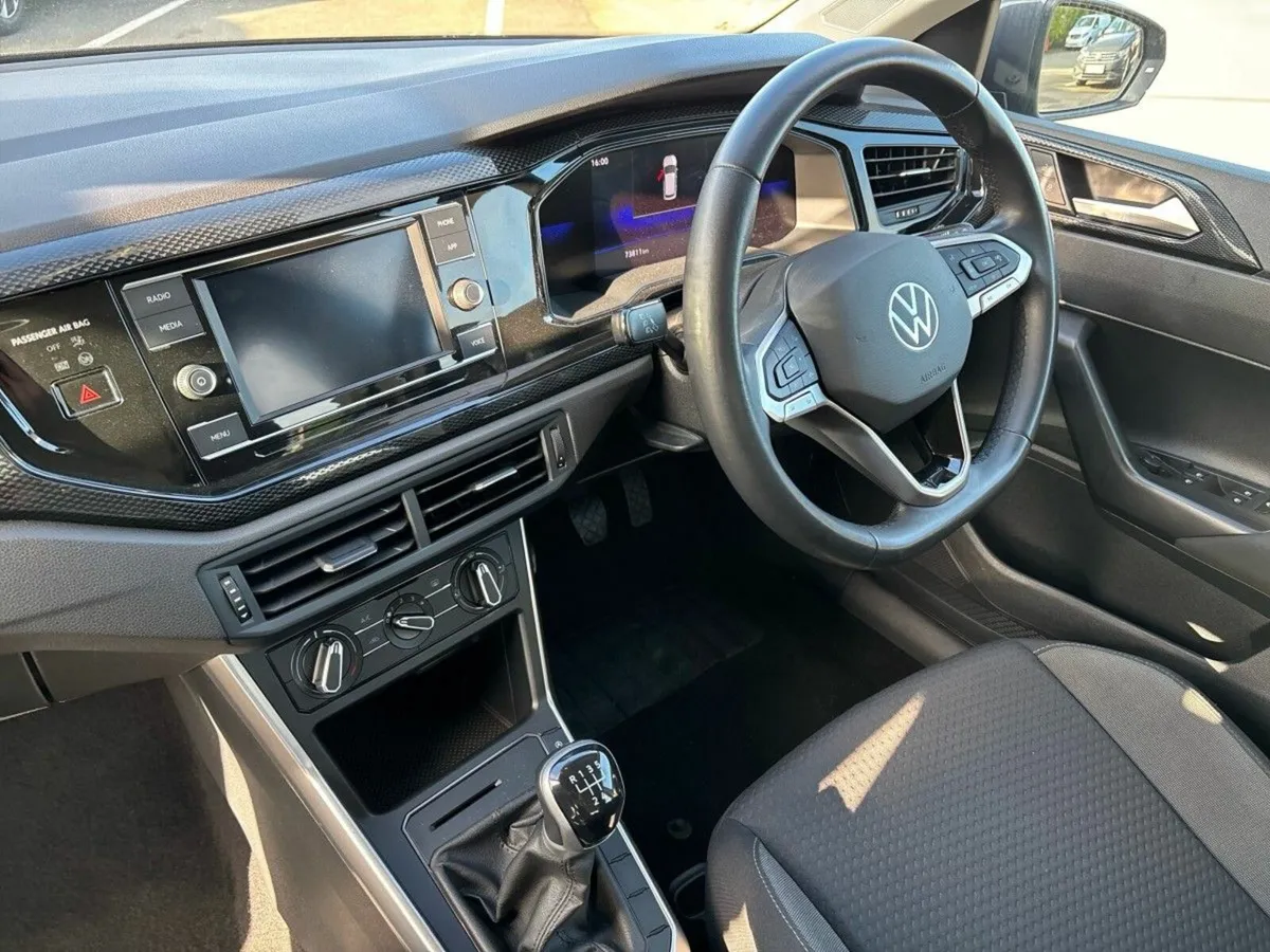 Volkswagen Polo LIFE 1.0 95HP MANUAL - Image 3