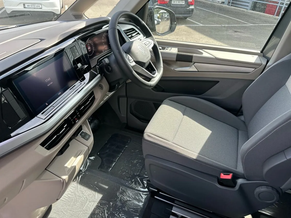 Volkswagen Multivan LIFE LOH 1.4TSI PHEV 240HP AUT - Image 3