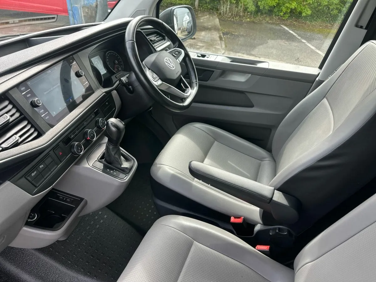 Volkswagen Transporter 30 HIGHLINE SWB 2.0TDI 150B - Image 3