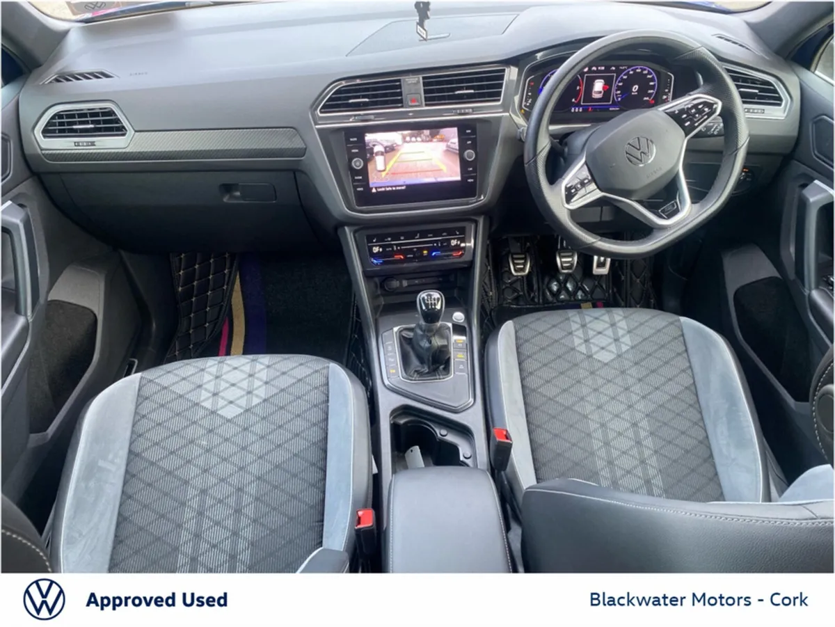 Volkswagen Tiguan 2.0TDI 150BHP R-LINE WITH REAR V - Image 3