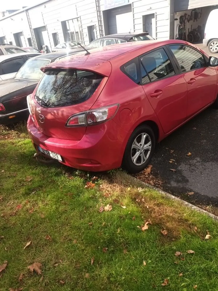 2012 Mazda Mazda3 - Image 2