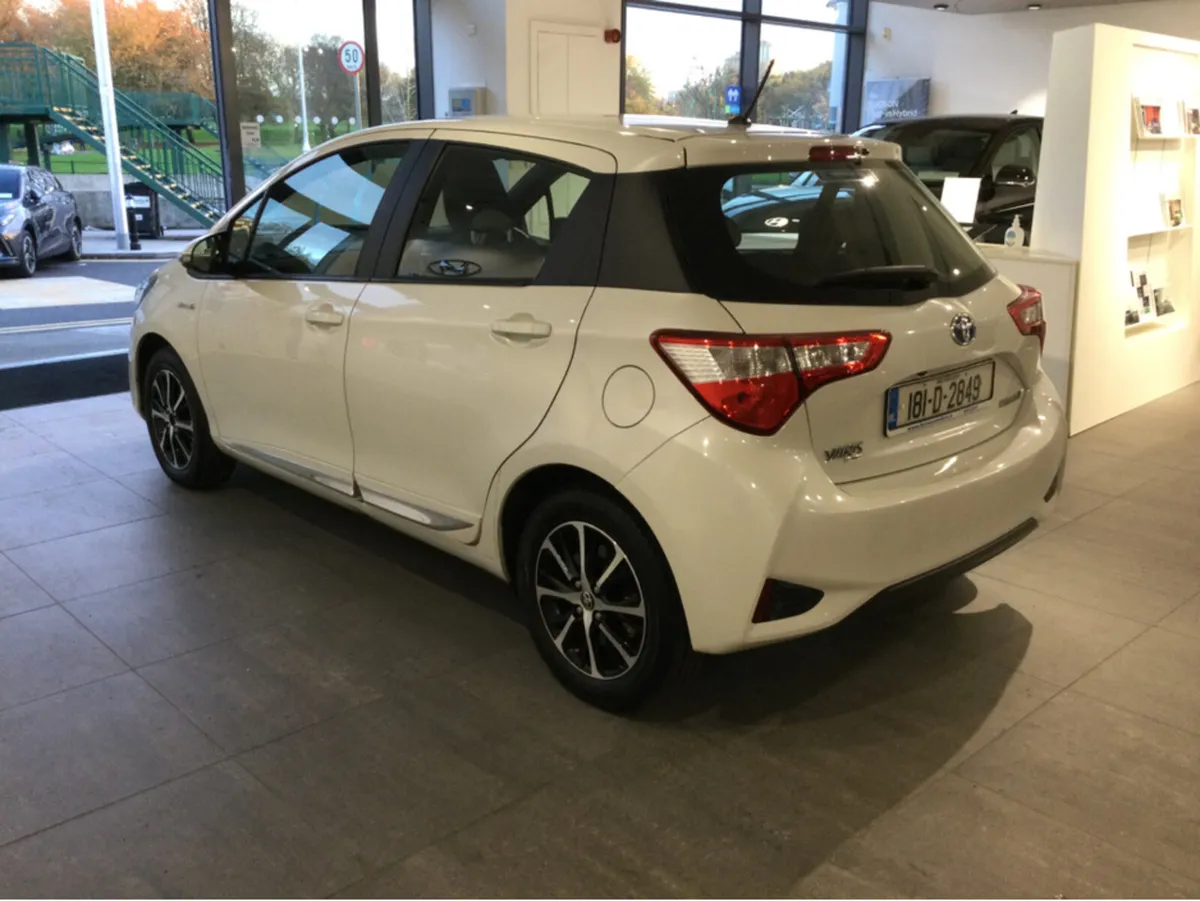 Toyota Yaris HYBRID SOL AUTOMATIC - Only 44,000 Km - Image 3