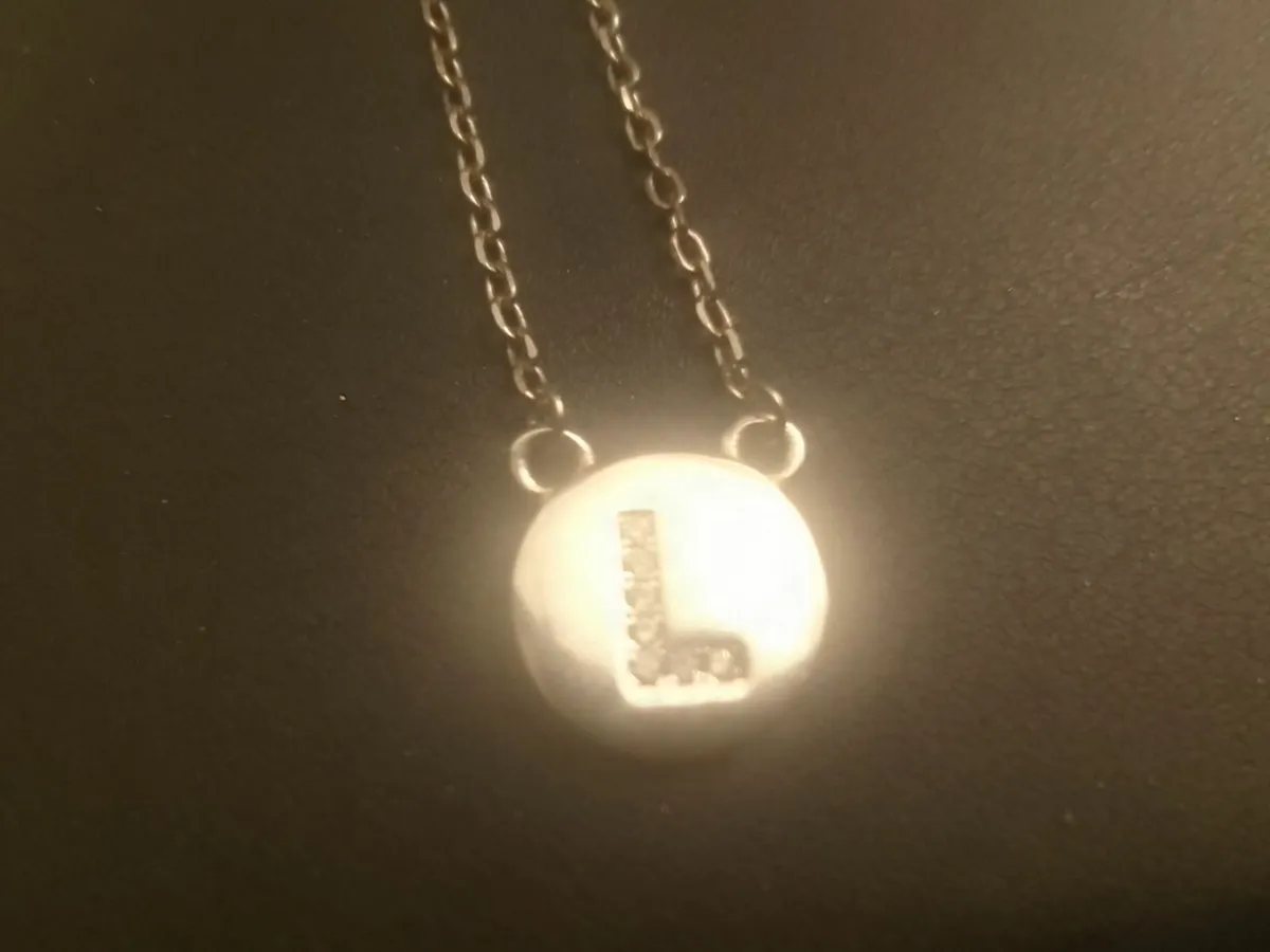 Sterling silver L initial round cz pendant 18"new - Image 1