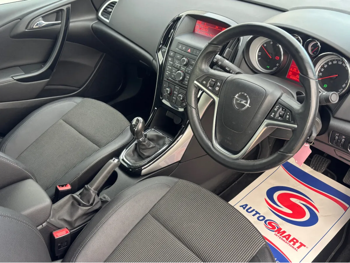 Opel Astra SE 1.6 CDTI 110PS - ONLY 43KMS - Image 2