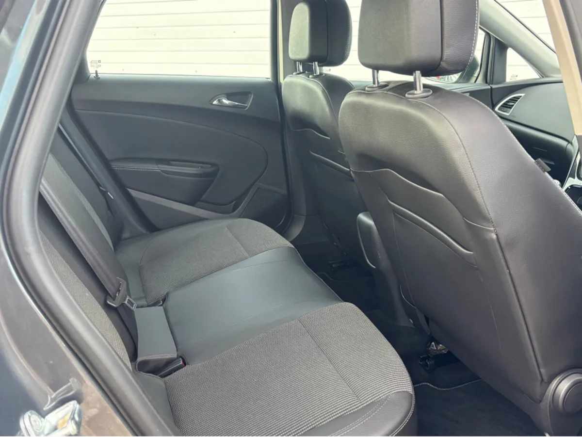 Opel Astra SE 1.6 CDTI 110PS - ONLY 43KMS - Image 4