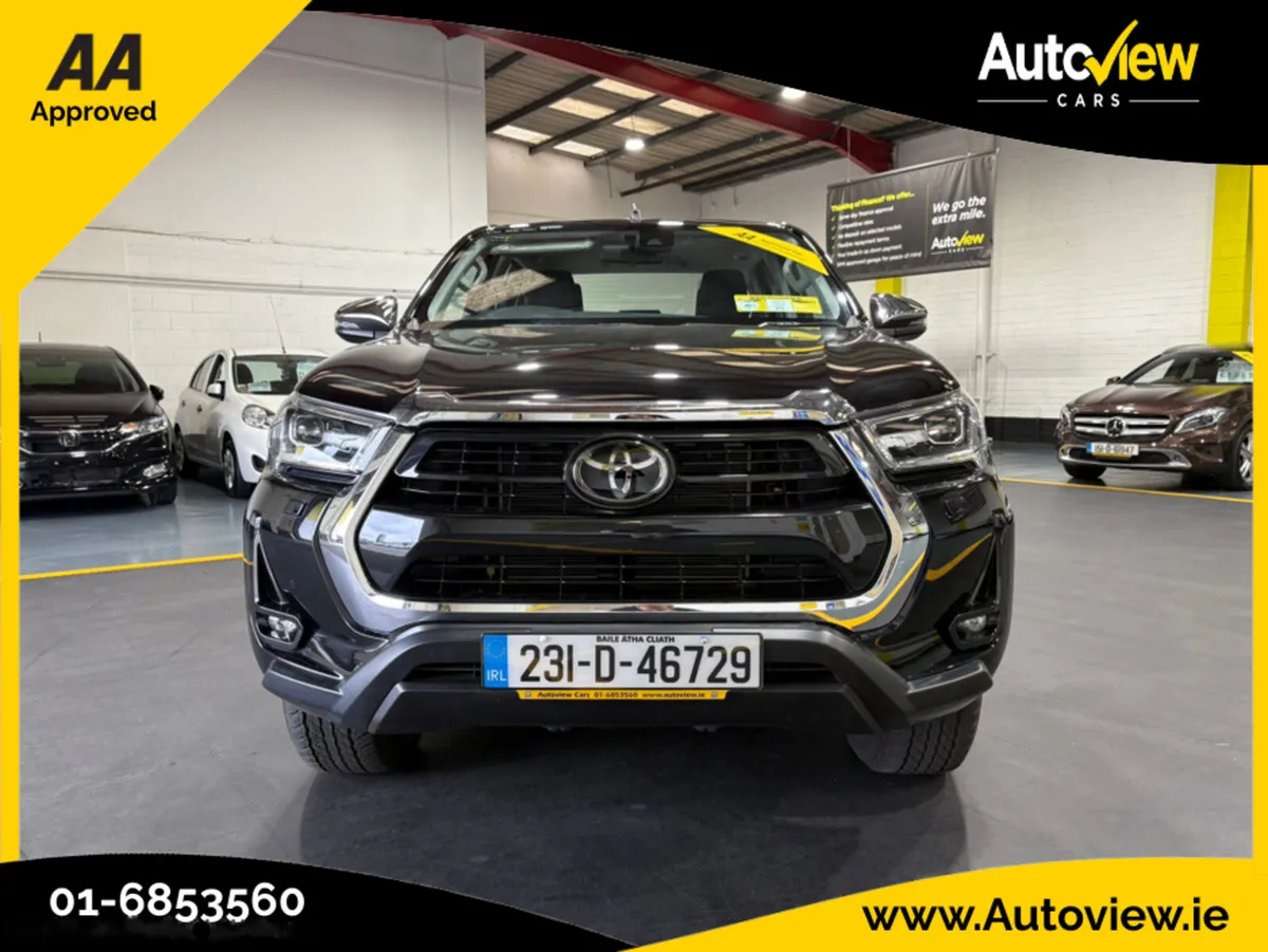 Toyota Hilux Black Edition with Chrome Pack, Crew- - Image 3