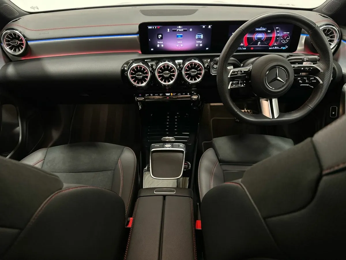 Mercedes-Benz CLA CLA250 e AMG Line Executive 15.6 - Image 4
