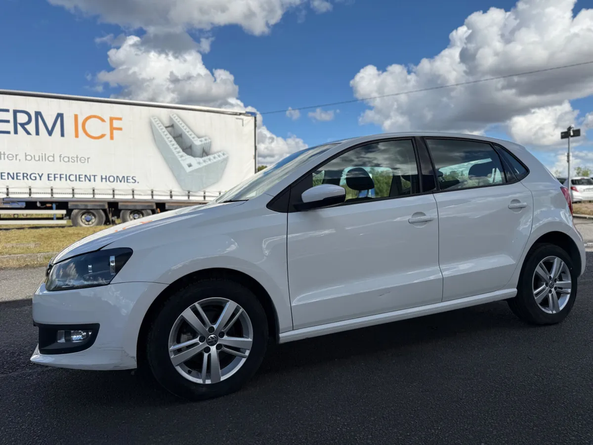 VOLKSWAGEN POLO ( 2015 ) 1.2L PETROL AUTOMATIC - Image 4