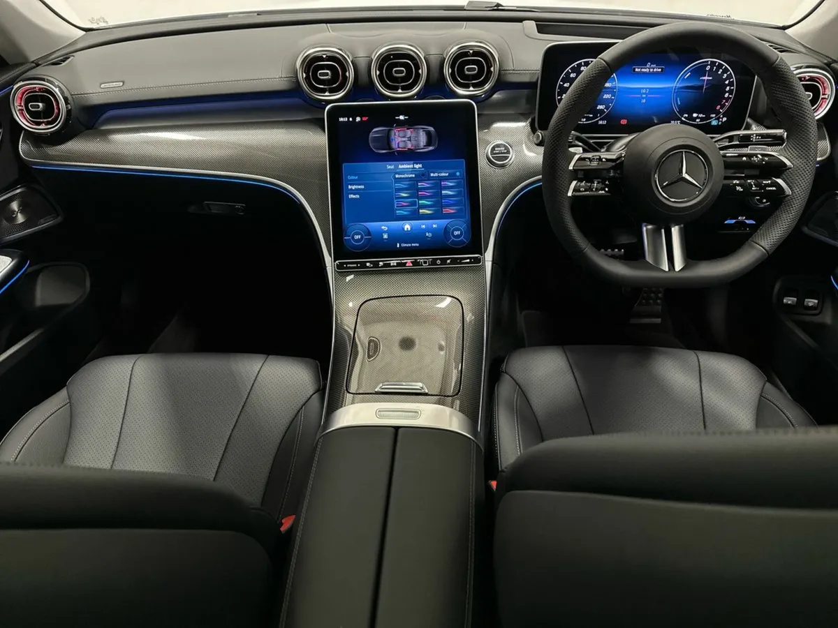 Mercedes-Benz CLE CLE300 e Coupe AMG Line Premium - Image 4