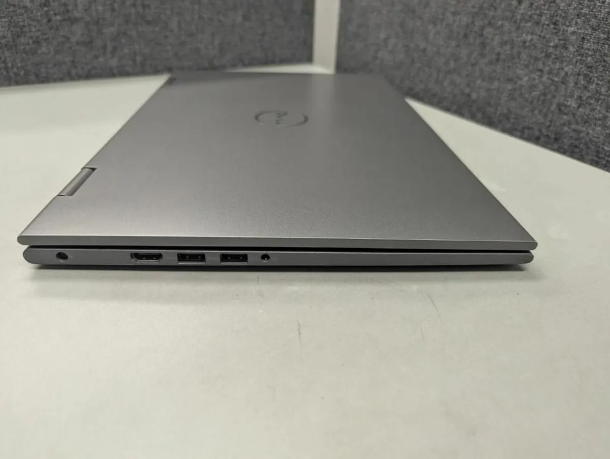 Dell Inspiron 15" 5000 2-in-1 TOUCH I5 16GB 250GB - Image 3