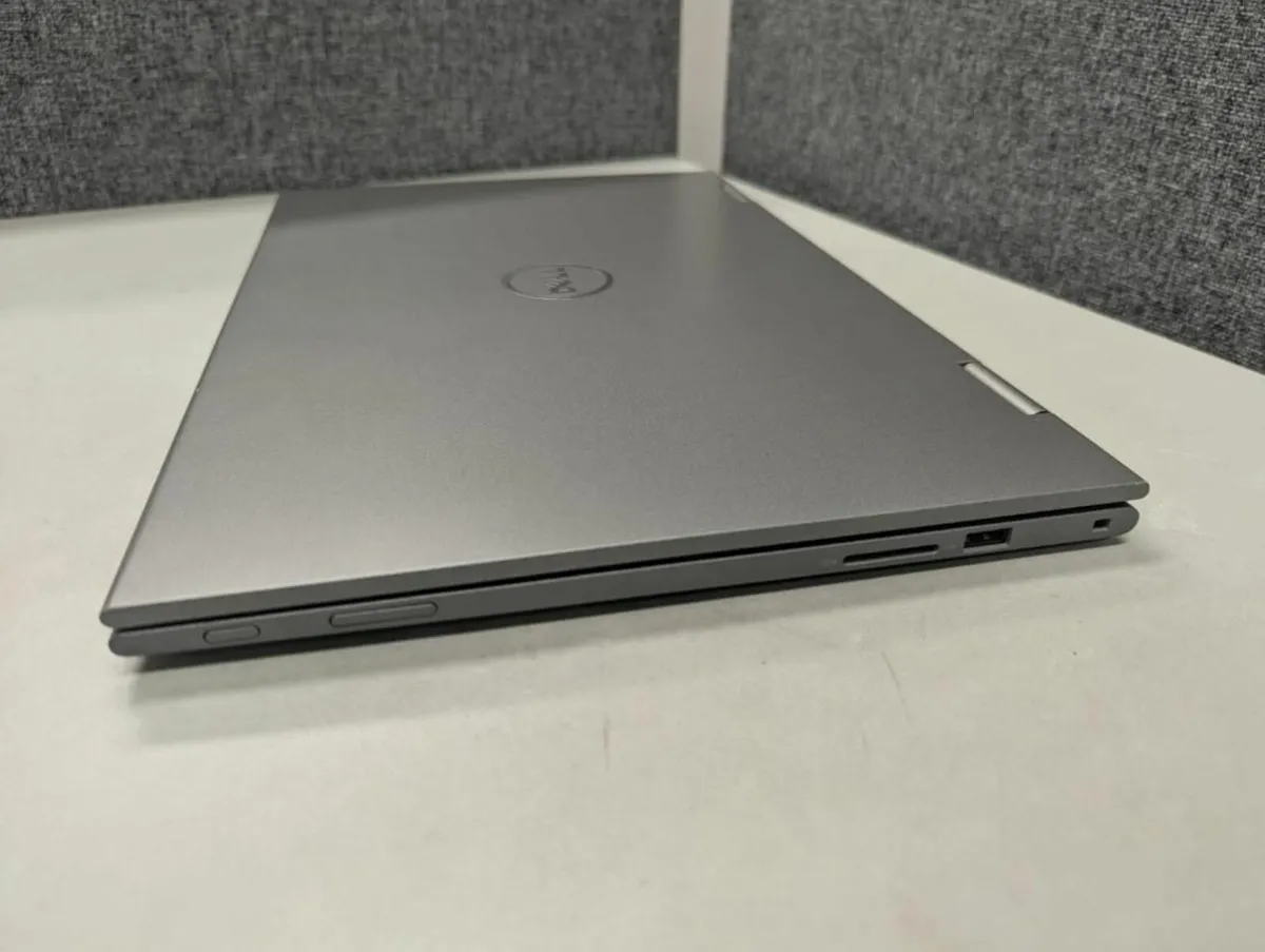 Dell Inspiron 15" 5000 2-in-1 TOUCH I5 16GB 250GB - Image 4