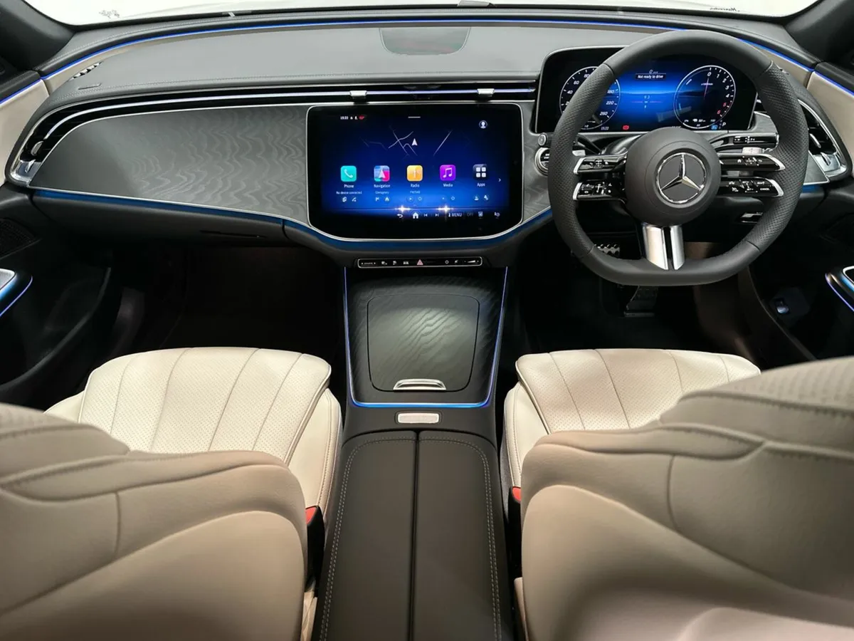 Mercedes-Benz E-Class E300 DE AMG Edtition + PHEV - Image 4