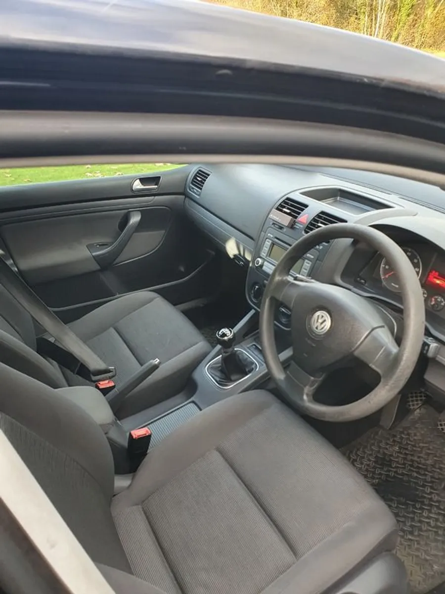 2006 Volkswagen Golf - Image 3