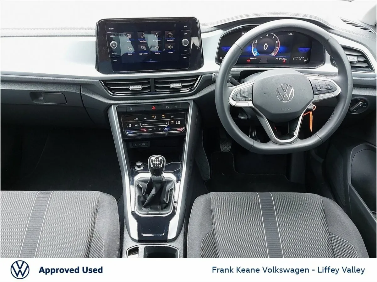 Volkswagen T-Roc LIFE 1.0 TSI 110HP *PETROLEUM BLU - Image 2