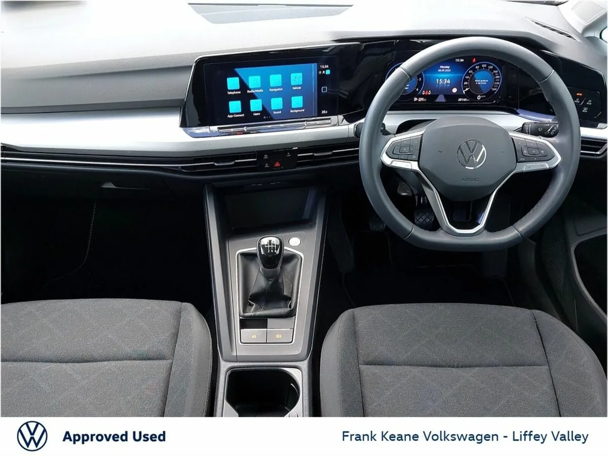 Volkswagen Golf LIFE 2.0 TDI 115HP *REAR VIEW CAME - Image 2