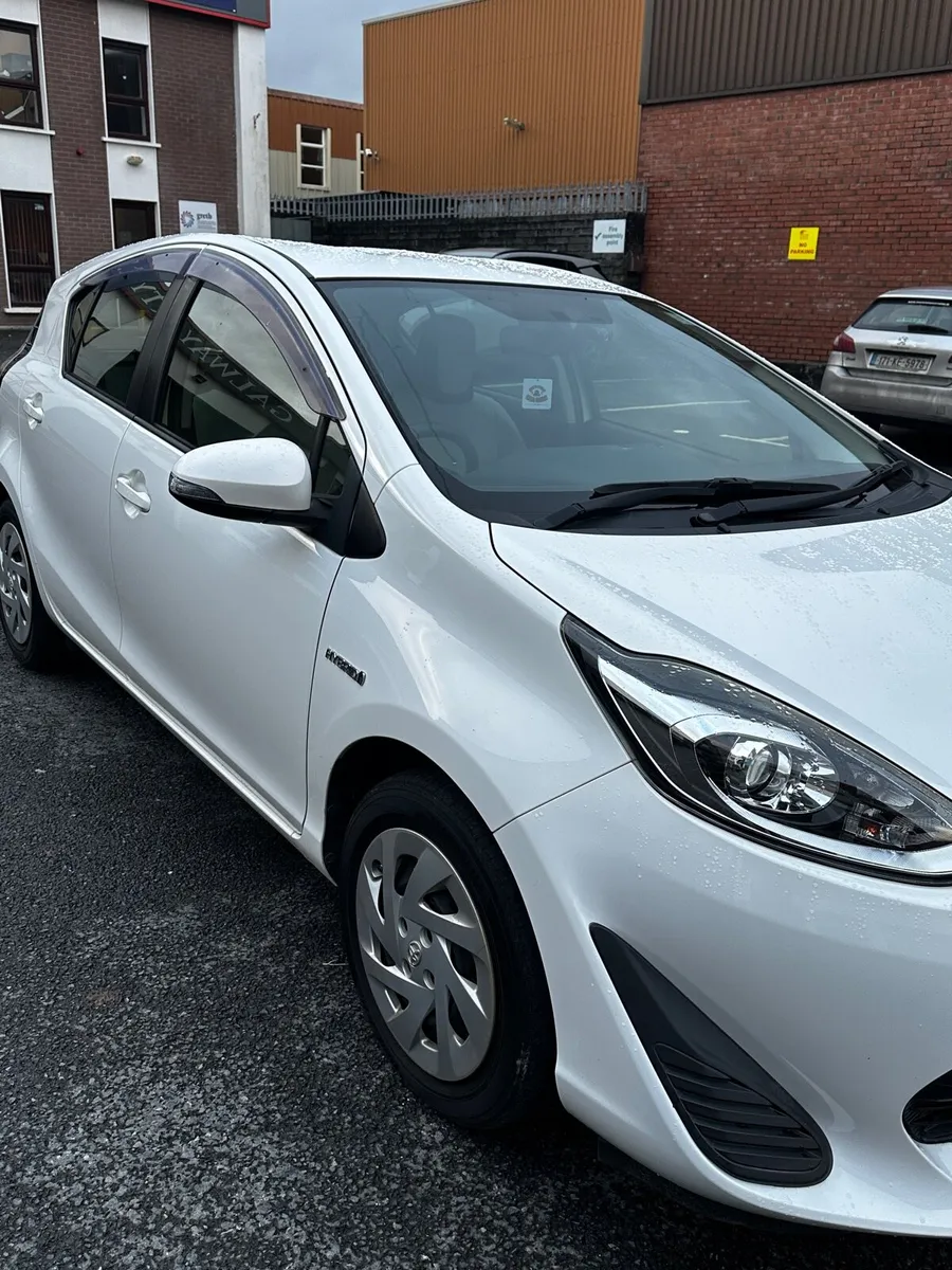 Toyota Aqua 2018 - Image 2