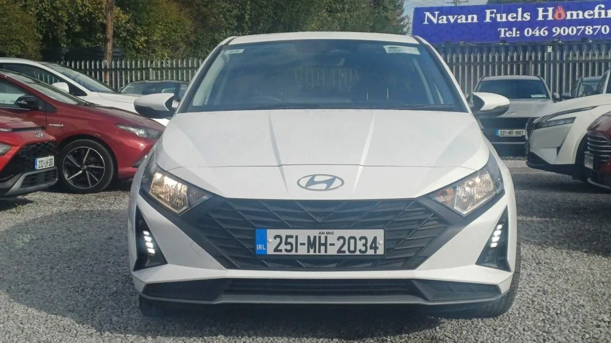 Hyundai i20 Deluxe Plus - Image 2