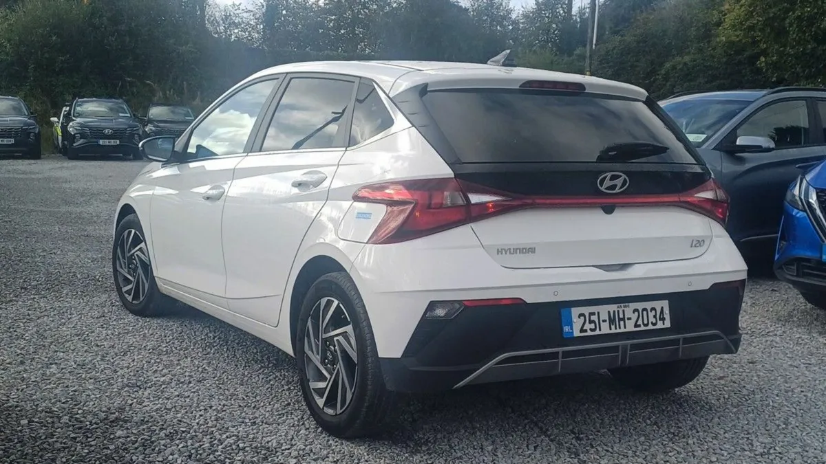 Hyundai i20 Deluxe Plus - Image 4