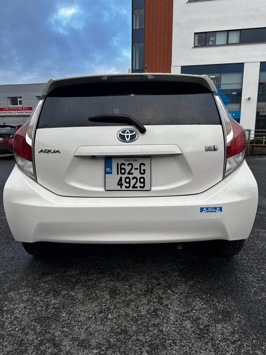 Toyota Aqua 2016 hybrid - Image 3