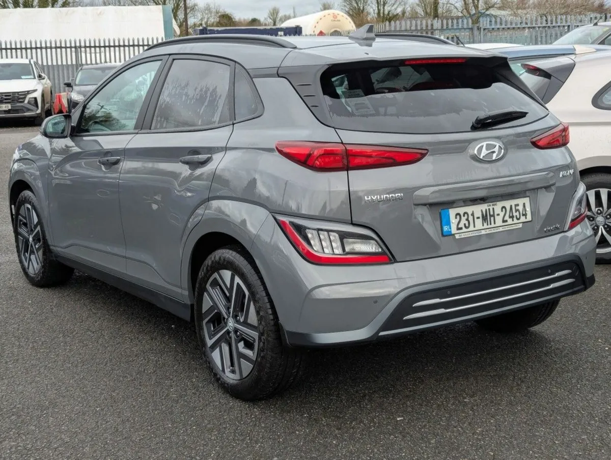 Hyundai KONA 64KW Premium *JUST ON SALE / LONG RAN - Image 4