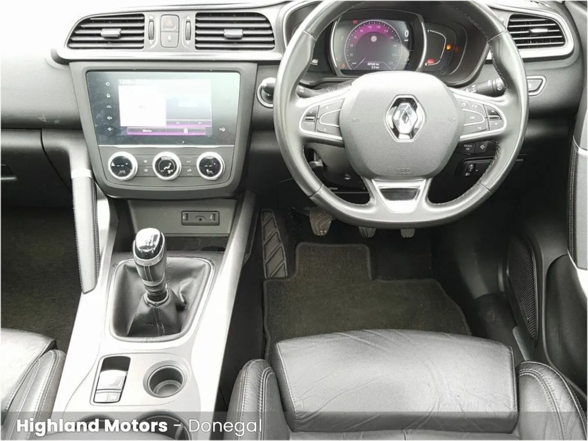 Renault Kadjar 1.3 TCE 140 GPF GT Line ** LOW KMS - Image 2