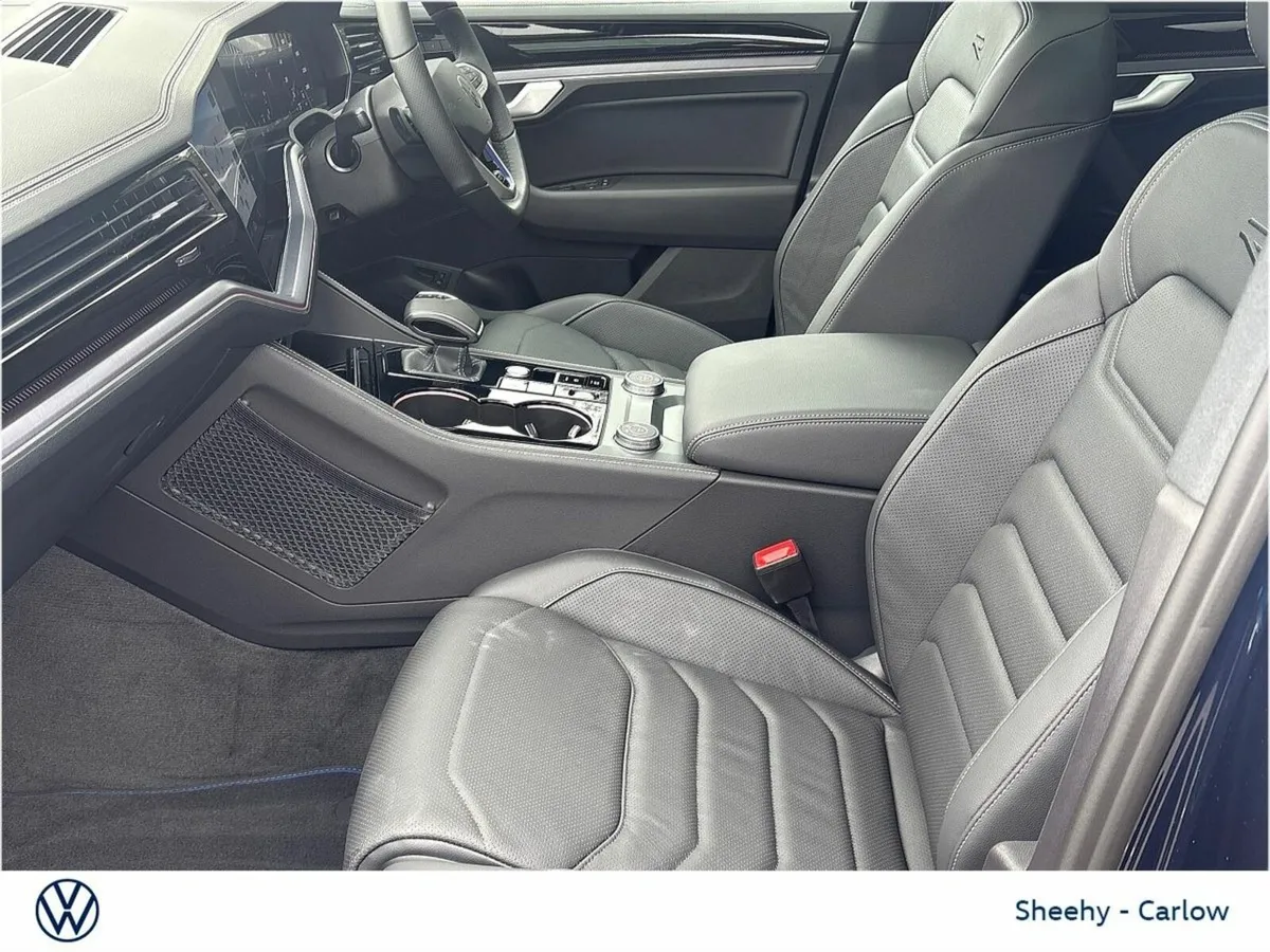 Volkswagen Touareg 3.0TSI R PHEV 462HP - Image 4