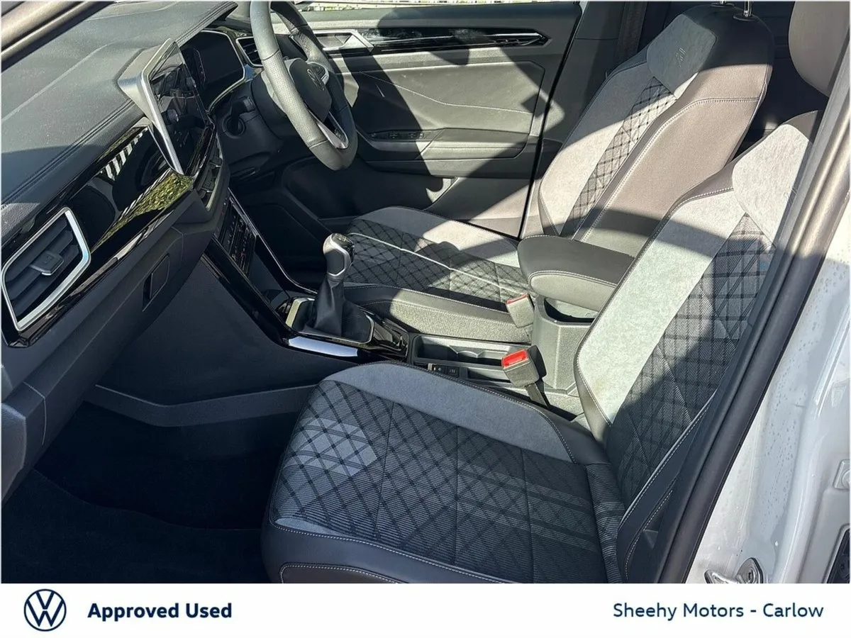 Volkswagen T-Roc 2.0TDi RLINE 5DR - Image 4