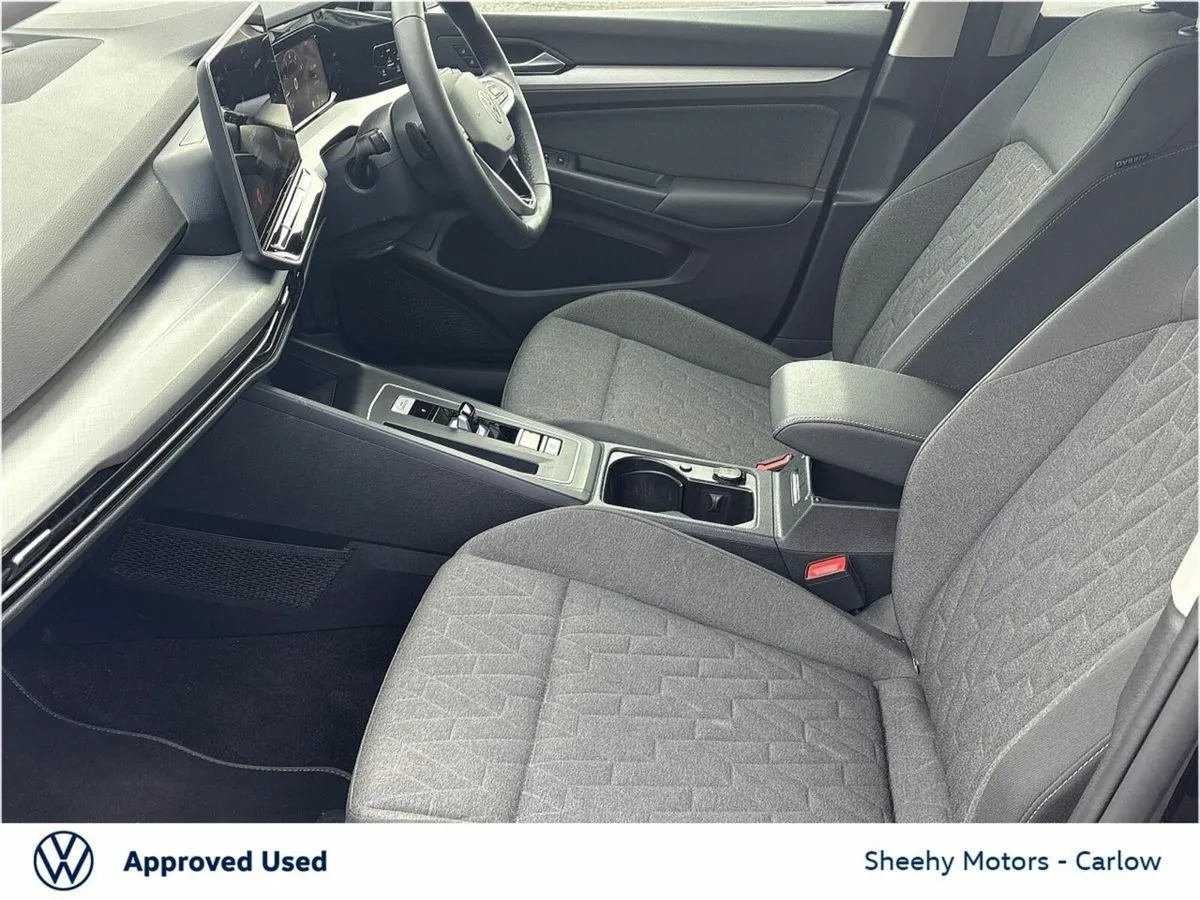 Volkswagen Golf 1.5TSI Edition 75 MHEV DSG 5DR - Image 4
