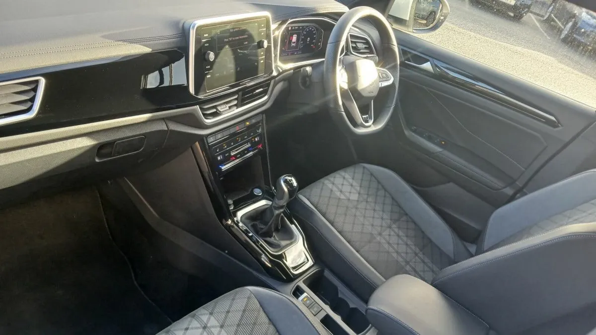 Volkswagen T-Roc R-Line 75 2.0 TDI 116HP **REAR VI - Image 3