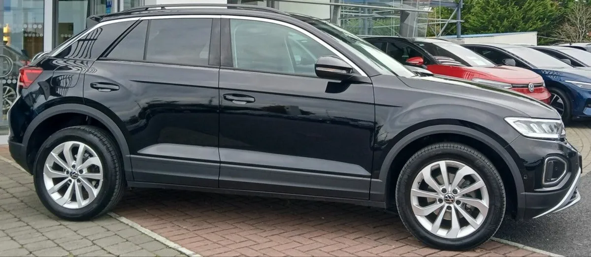 Volkswagen T-Roc EDITION 75 2.0TDI 116HP **REAR VI - Image 2