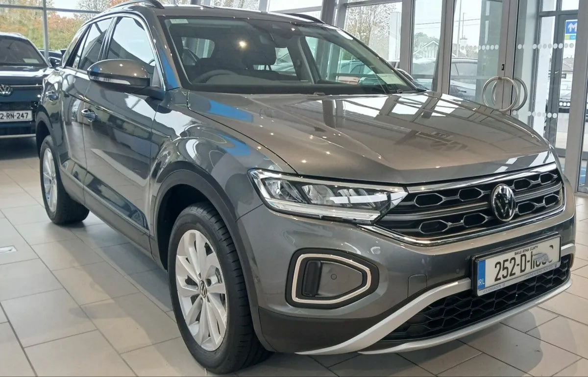 Volkswagen T-Roc EDITION 75 2.0TDI 116HP **REAR VI - Image 1