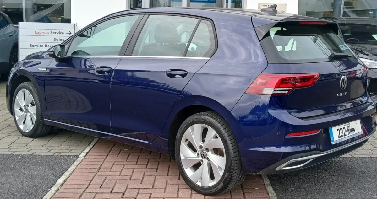 Volkswagen Golf Style 1.5 eTSI 130HP DSG MHEV **RE - Image 4