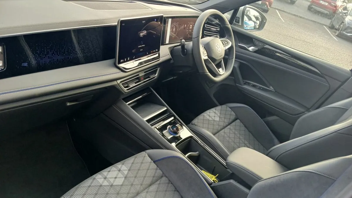 Volkswagen Tiguan R-Line 75 2.0 TDI 150HP **PARK A - Image 3