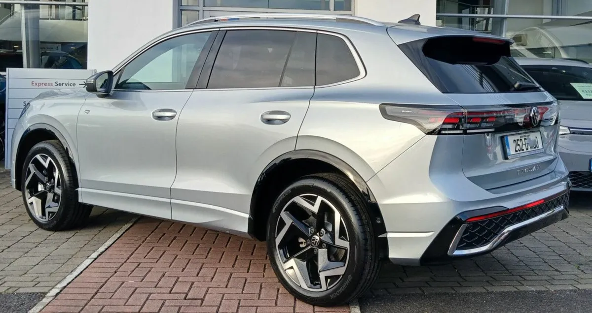 Volkswagen Tiguan R-Line 75 2.0 TDI 150HP **PARK A - Image 4