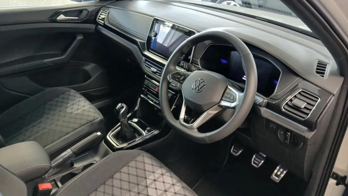 Volkswagen T-Cross R-Line 1.0 TSI 116HP **REAR VIE - Image 3