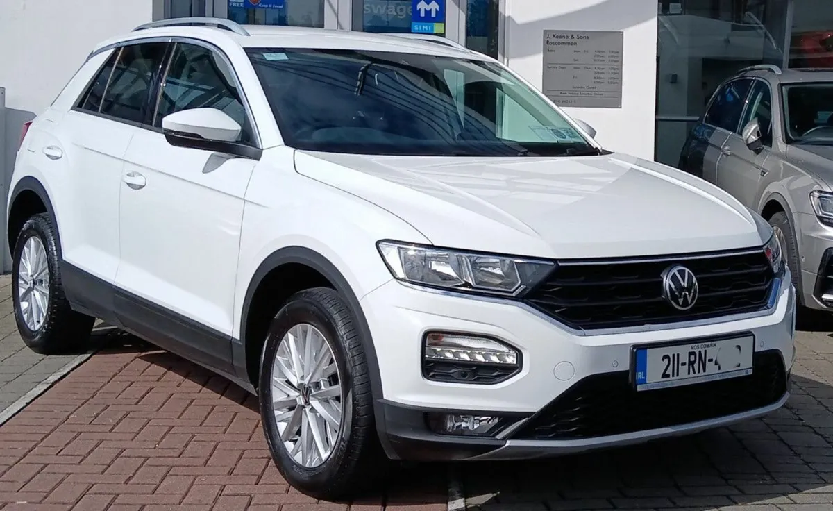 Volkswagen T-Roc Design 1.6 TDI 115 BHP **REAR VIE - Image 1