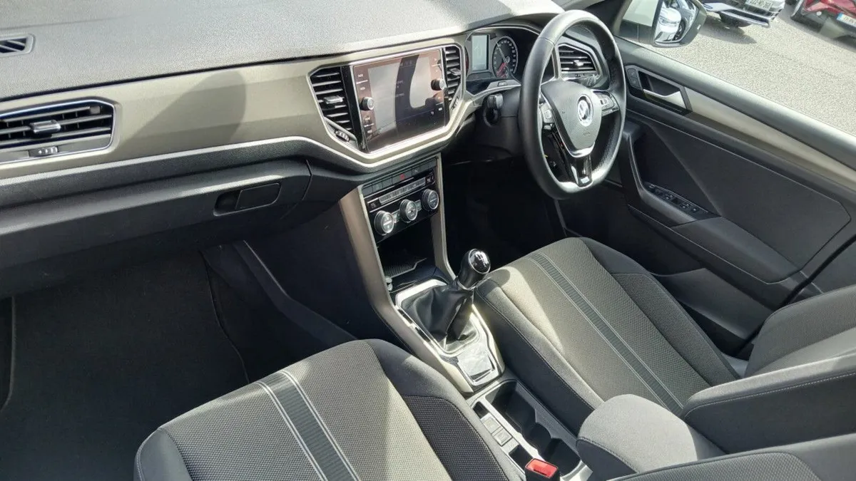 Volkswagen T-Roc Design 1.6 TDI 115 BHP **REAR VIE - Image 3