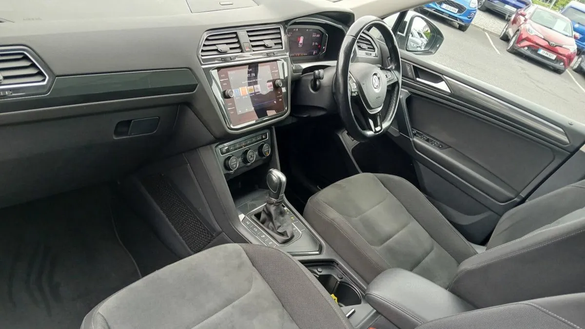 Volkswagen Tiguan Allspace R-Line  2.0 TDI 150HP D - Image 3